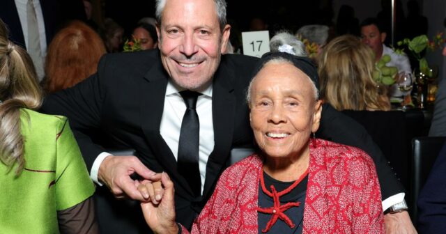 Um caso de família: Hammer Museum Gala presta homenagem a Betye Saar e Darren Star
