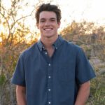 Um estudo diz que voltar a morar com seus pais pode prejudicar suas chances de comprar uma casa. Este jovem de 24 anos está pronto para desafiá-los.