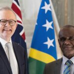 O primeiro-ministro Anthony Albanese e o primeiro-ministro das Ilhas Salomão, Jeremiah Manele, em Canberra em 2024.