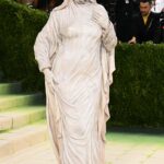 O Met Gala é conhecido por suas exibições inovadoras na maior noite da moda, mas um participante levou o conceito a um nível totalmente novo