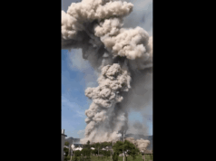 Uma explosão em uma fábrica de fogos de artifício na China matou pelo menos 21 pessoas Uma explosão em uma fábrica de fogos de artifício na China matou pelo menos 21 pessoas