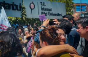 Universidade Bilgi de Istambul reabriu após repressão policial Universidade Bilgi de Istambul reabriu após repressão policial