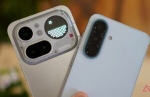 Usei o Galaxy A57 e o Nothing Phone 4a Pro, e este vale seus $ 500 Uma pessoa segurando o Samsung Galaxy A57 e o Google Pixel 10a