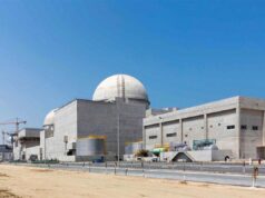 Usina nuclear atingida por ataque de drones ardentes ‘operando normalmente’ – Emirados Árabes Unidos This undated photograph released by the United Arab Emirates' state-run WAM news agency shows the Barakah Nuclear Power Plant under construction in Abu Dhabi's western desert.