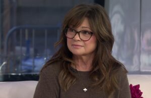 Valerie Bertinelli reflete sobre a ‘vergonha’ que sentiu em seus dois relacionamentos anteriores Valerie Bertinelli diz que não teve 'amor íntimo com um parceiro' em 'mais de uma década': 'Sinto falta disso'