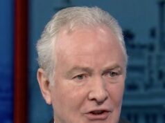 Van Hollen: Democratas têm ‘ímpeto’ intermediário para vencer o ‘culto à personalidade’ de Trump Van Hollen: Democratas têm 'ímpeto' intermediário para vencer o 'culto à personalidade' de Trump
