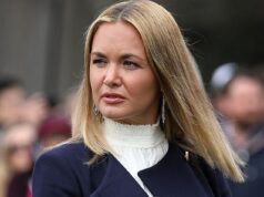 Vanessa Trump anuncia diagnóstico de câncer de mama enquanto o namorado Tiger Woods corta uma curta estadia na reabilitação e Ivanka lidera um exército de simpatizantes Vanessa Trump anunciou na quarta-feira que foi diagnosticada com câncer de mama