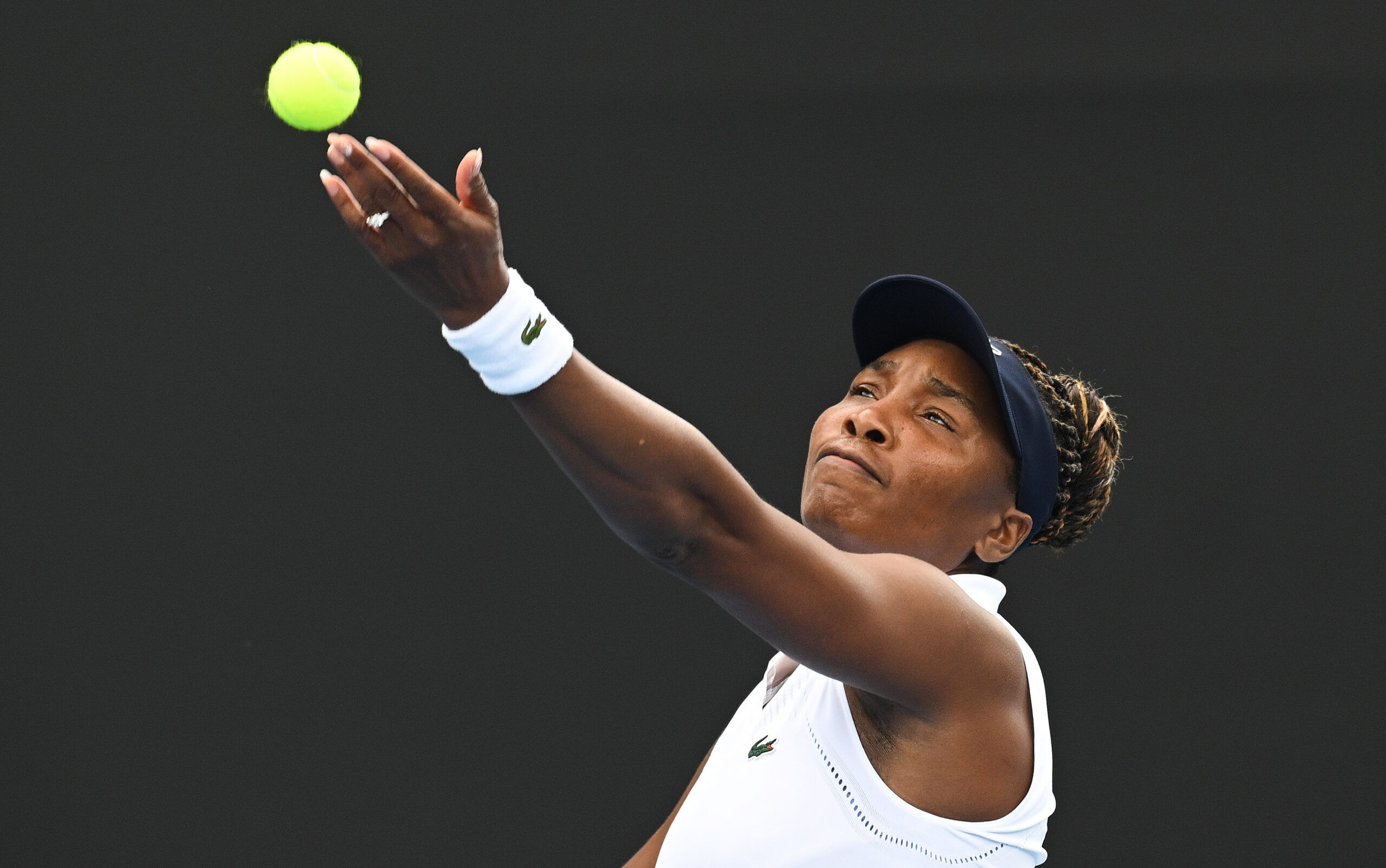 Venus Williams não jogará nas duplas femininas do Aberto da França ao lado de Hailey Baptiste. Elas desistiram na quinta-feira e nenhum motivo foi dado pelos organizadores.