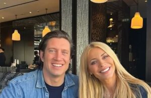 Vernon Kay elogiou a ‘independência’ da esposa Tess Daly quando eles se conheceram, pois descobriu-se que o outrora sólido casal vivia vidas separadas antes de sua separação Vernon Kay elogiou a 'independência' da esposa Tess Daly quando se conheceram, pois descobriu-se que o outrora sólido casal vivia vidas separadas antes de se separarem