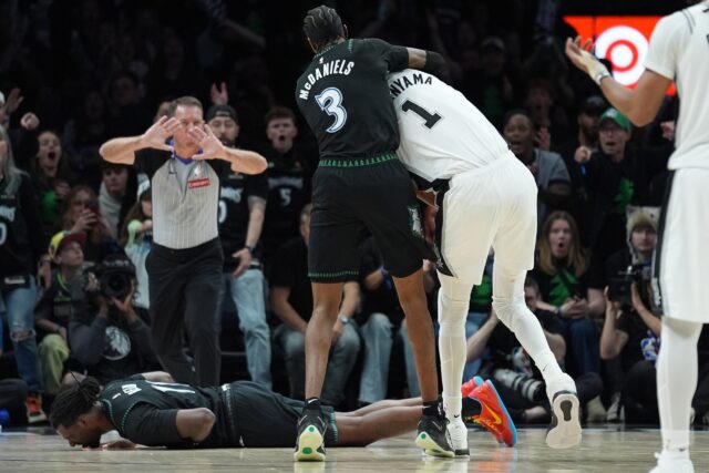Victor Wembanyama foi expulso do jogo 4 dos Playoffs da NBA, Spurs x Timberwolves