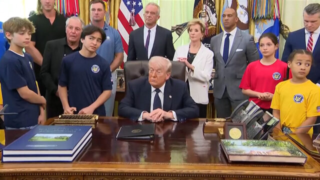 Vídeo: Trump diz que o Irã deveria 'agitar a bandeira branca'
