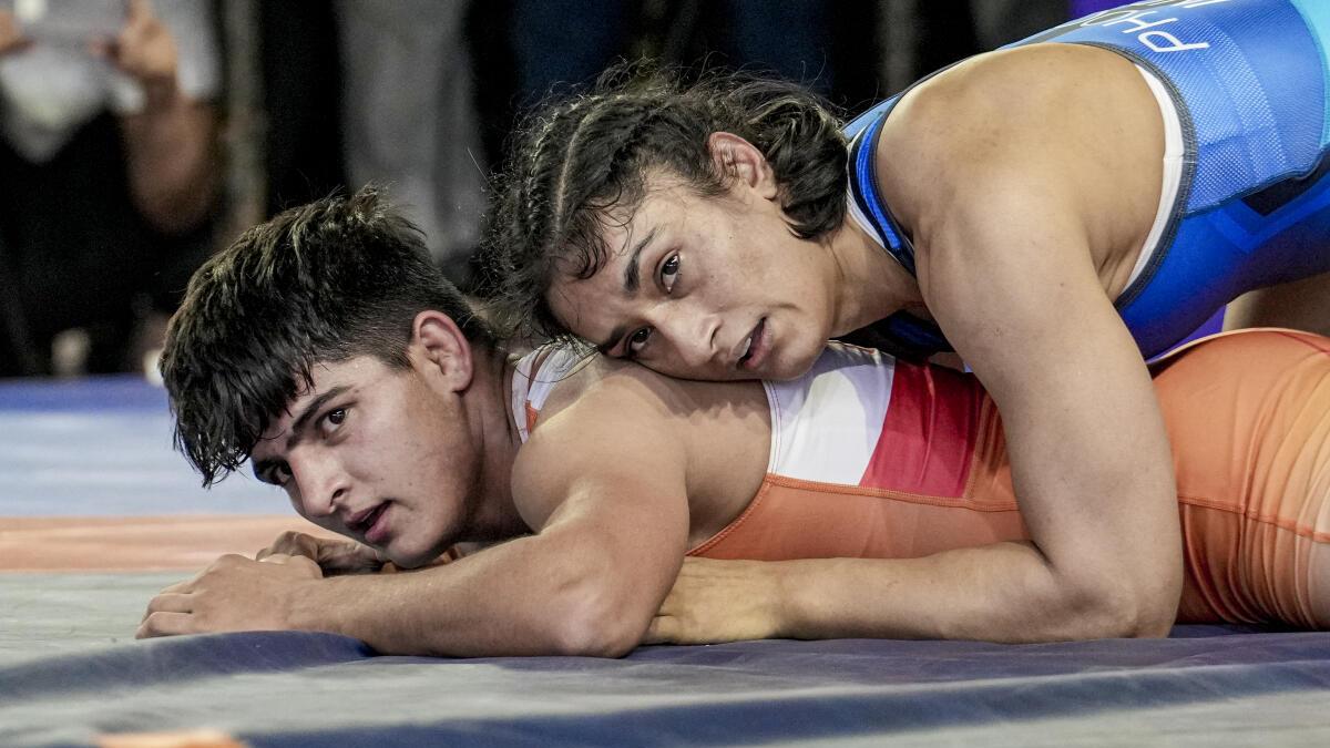 Vinesh Phogat vence luta de abertura nas seletivas dos Jogos Asiáticos