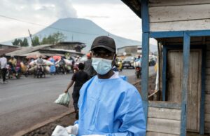 Violência e sobrelotação dificultam resposta ao Ébola na RDC Violência e sobrelotação dificultam resposta ao Ébola na RDC