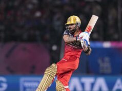 Virat Kohli se torna o primeiro batedor a marcar mais de 600 corridas em quatro temporadas consecutivas do IPL Virat Kohli se torna o primeiro batedor a marcar mais de 600 corridas em quatro temporadas consecutivas do IPL