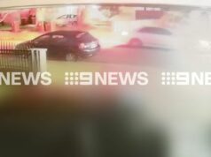 Vítima de sequestro no sudoeste de Sydney é libertada por supostos captores Foi apurado que um grupo de homens desconhecidos abordou um homem de 43 anos quando ele saía do carro no endereço.