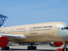 Voos do Qantas Project Sunrise foram adiados novamente devido a problemas na cadeia de suprimentos novo projeto qantas nascer do sol a350-1999ULR fora de fábrica