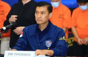 WNI Buronan Interpol Ditangkap! Operador Ternyata Penipuan Internacional WNI Buronan Interpol Ditangkap! Operador Ternyata Penipuan Internacional