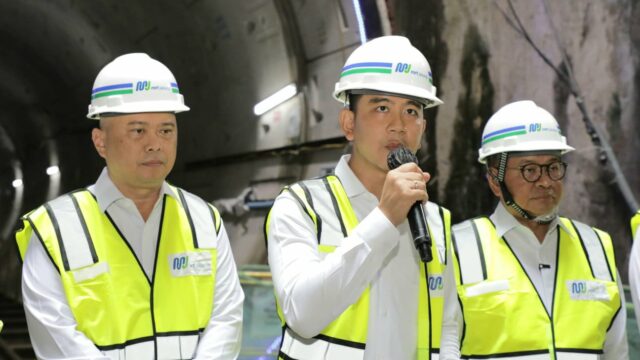 Wapres Gibran Puji Pramono Anung, Gratiskan Transjakarta hingga MRT Buat Wapres Gibran Puji Pramono Anung, Gratiskan Transjakarta hingga MRT Buat 15 Golongan