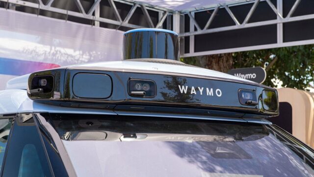 Waymo supostamente interrompe o serviço de robotáxi em 4 cidades enquanto os carros entram em enchentes
