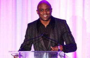 Wayne Brady estrelando Tina Landau, ‘Ms. Blakk For President’ no Vineyard Theatre (EXCLUSIVO) Wayne Brady estrelando Tina Landau, 'Ms. Blakk For President' no Vineyard Theatre (EXCLUSIVO)