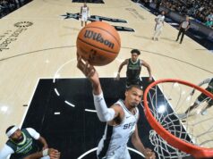 Wembanyama e Spurs se recuperaram para empatar contra Timberwolves nos Playoffs da NBA SAN ANTONIO, TX - 6 DE MAIO: Stephon Castle # 5 do San Antonio Spurs vai para a cesta durante o jogo contra o Minnesota Timberwolves durante a segunda rodada do segundo jogo dos Playoffs da NBA de 2026 em 6 de maio de 2026 no Frost Bank Center em San Antonio, Texas. NOTA AO USUÁRIO: O usuário reconhece e concorda expressamente que, ao baixar e/ou usar esta fotografia, o usuário concorda com os termos e condições do Contrato de Licença da Getty Images. Aviso obrigatório de direitos autorais: Copyright 2026 NBAE Joe Murphy/NBAE via Getty Images/AFP (Foto de JOE MURPHY / NBAE / Getty Images / Getty Images via AFP)