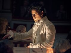 Will Sharpe em ‘Amadeus’, Paul Bettany e Life After ‘White Lotus’ Will Sharpe as musical prodigy Wolfgang ‘Amadeus’ Mozart in Starz's Amadeus. Photo courtesy of Starz.