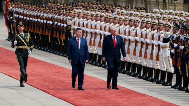 Xi Jinping dá as boas-vindas a Donald Trump com cerimônia antes da reunião de alto risco
