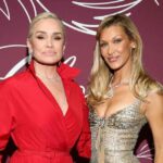 GettyImages-2276955163 Yolanda Hadid faz rara aparição no tapete vermelho com a filha Bella no Festival de Cinema de Cannes