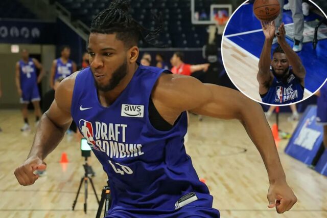Zuby Ejiofor participa de um exercício profissional no NFL Draft Combine em 11 de maio de 2026 na Wintrust Arena em Chicago. 
