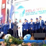 Zulhas Minta Kader Fokus Bantu Rakyat Saat Pelantikan Pengurus PAN Jabar
