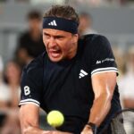 Zverev avança com segurança na segunda rodada do Aberto da França