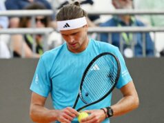 Zverev desiste do evento em casa em Hamburgo devido a uma lesão nas costas Zverev desiste do evento em casa em Hamburgo devido a uma lesão nas costas