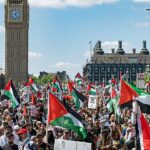 A Marcha Nacional pela Palestina do ano passado passou pela Ponte de Westminster e celebrou o aniversário da Nakba, quando cerca de 750 mil árabes palestinos foram expulsos de suas terras em 1948.