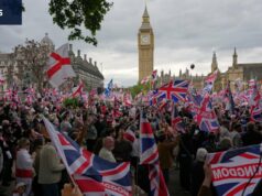 ‘Nosso país está desmoronando’: encontro com a extrema direita nas ruas divididas de Londres A segurança foi alta no comício Unite the Kingdom do fim de semana. Com um contraprotesto realizado nas proximidades, as autoridades temeram violência.