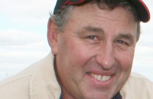 ‘Vamos nos lembrar deles’: bombeiro agricultor homenageado por sua bravura ‘Vamos nos lembrar deles’: bombeiro agricultor homenageado por sua bravura