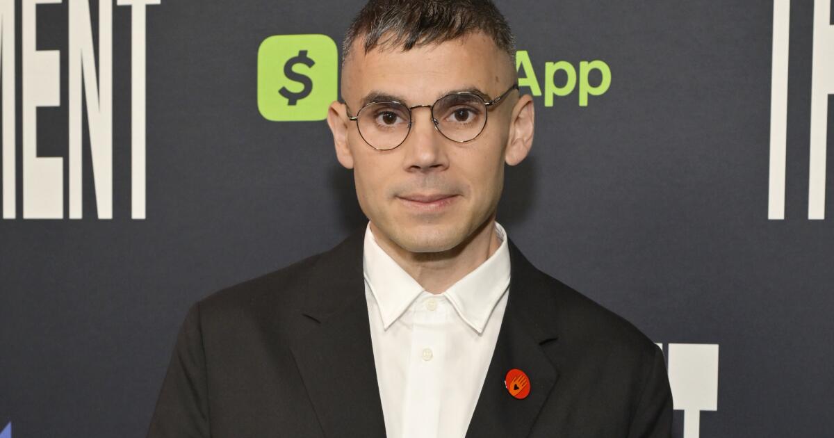 10 minutos nos bastidores com Rostam no Ford