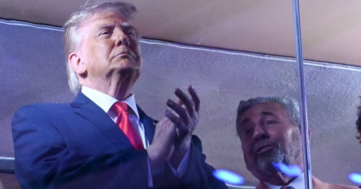 GettyImages-2280581577 Donald Trump finais da NBA 2