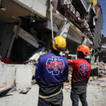 20 mil pessoas deslocadas pelo terremoto nas Filipinas que matou pelo menos 37