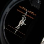A Estação Espacial Internacional é velha e apresenta vazamentos. Deveria ser desativado mais cedo ou mais tarde?