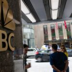 A Netflix faria uma aposta no spin-off do NBCUniversal Post? Por que é improvável que isso aconteça