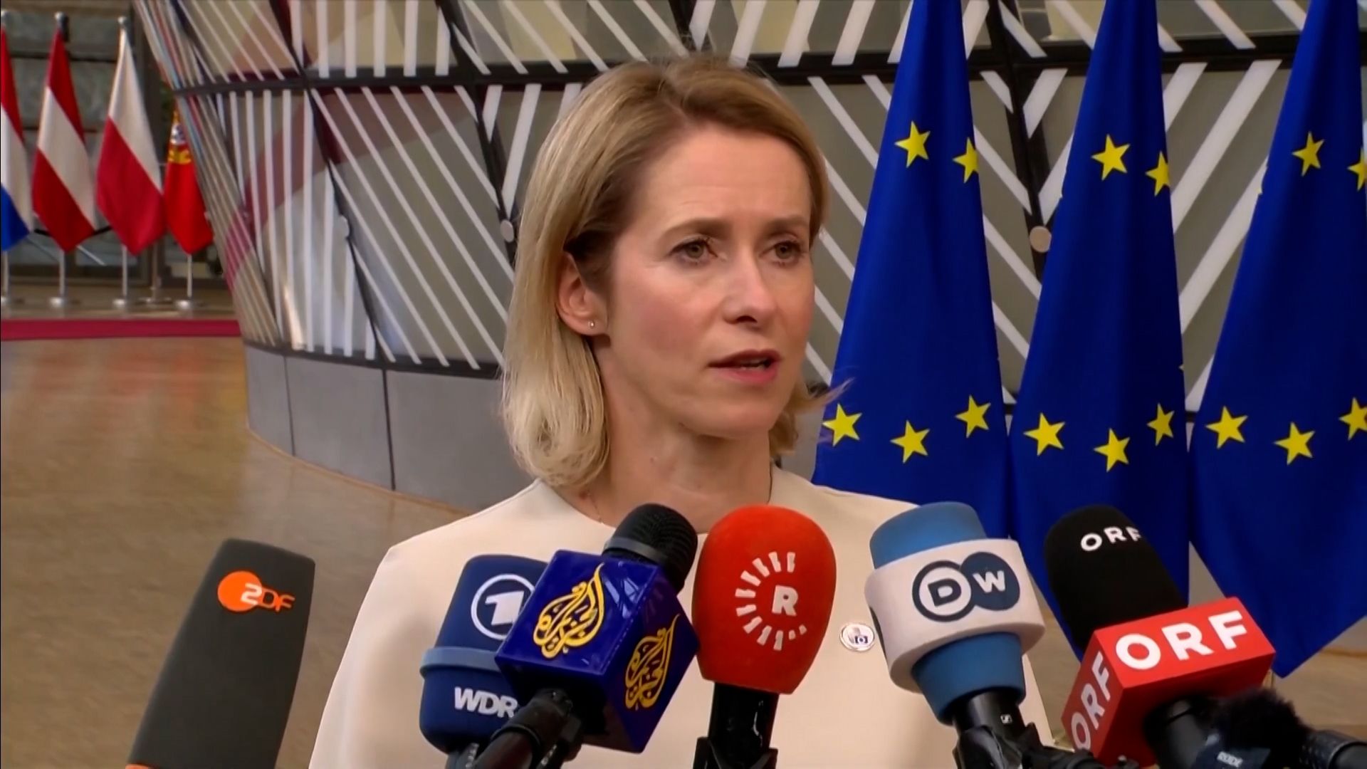 A UE não levantará as principais sanções ao Irão até que seja alcançado um acordo nuclear formal