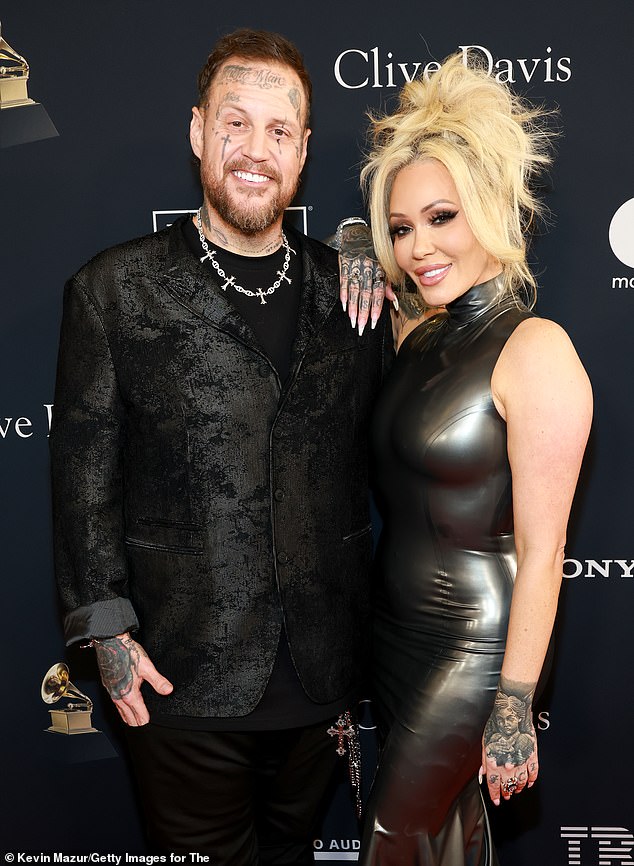 A esposa de Jelly Roll, Bunnie XO, quebrou o silêncio sobre o divórcio chocante ao revelar a briga que finalmente encerrou seu casamento de 10 anos para sempre