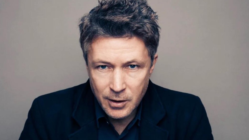 A estrela de 'Game of Thrones', Aidan Gillen, sobre a Era de Ouro do drama britânico 'F-ing Brilliant' e por que há coisas 'demais' na TV