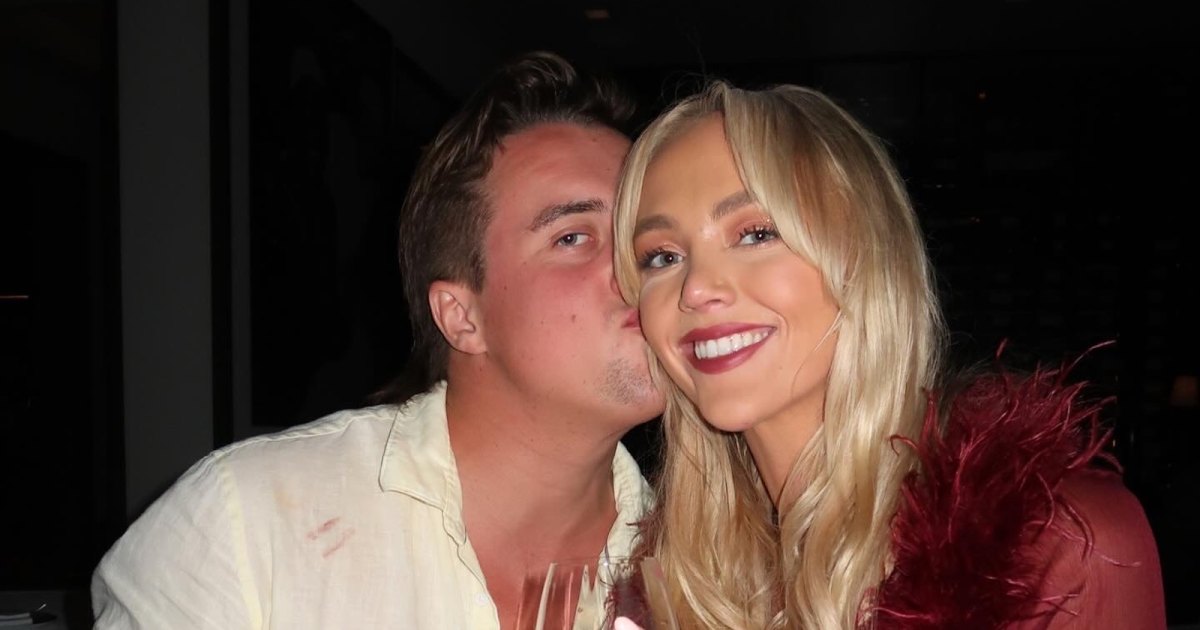 OnlyFans Star Annie Knight e cronograma de relacionamento do noivo Henry Brayshaw