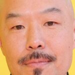 A estrela de 'Seus amigos e vizinhos' Hoon Lee assina com conteúdo anônimo (EXCLUSIVO)
