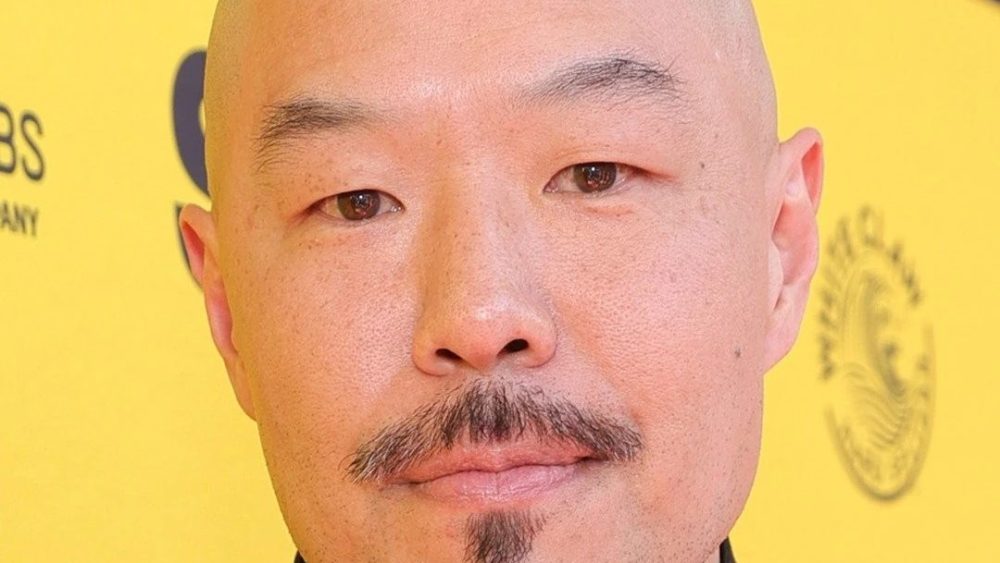 A estrela de 'Seus amigos e vizinhos' Hoon Lee assina com conteúdo anônimo (EXCLUSIVO)
