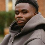 A estrela do Arsenal, Bukayo Saka, apresenta o documentário 'The Time Is Now': É a 'chance de contar minha história de uma maneira que nunca contei antes' (EXCLUSIVO)