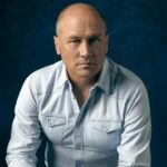 A exibição da 15ª temporada de 'King of the Hill' impressiona Annecy enquanto Mike Judge promete não envelhecer Hank novamente