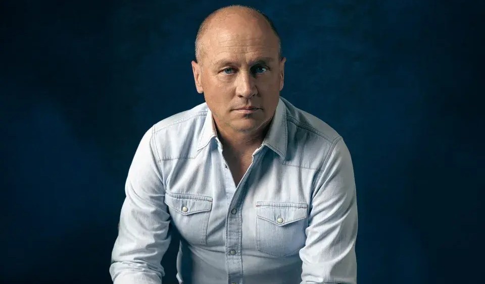 A exibição da 15ª temporada de 'King of the Hill' impressiona Annecy enquanto Mike Judge promete não envelhecer Hank novamente