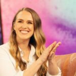 Jen Hamilton se afasta da amamentação em meio ao divórcio